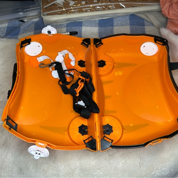 Melissa & Doug Trunki Tipu Tiger Orange Ride-On Suitcase - Picture 7 of 7